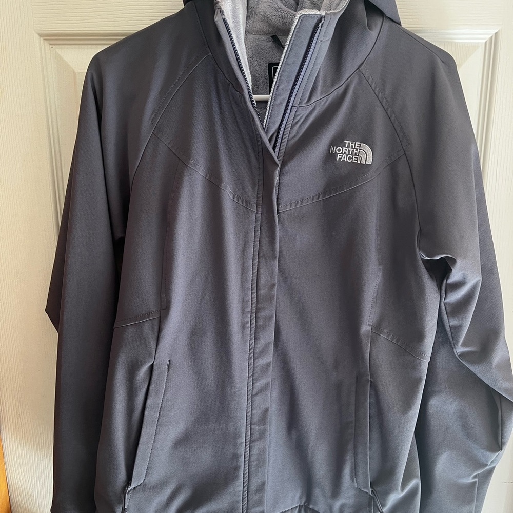 The North Face Women’s Hooded Softshell Jacket